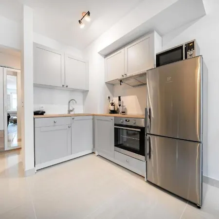 Luxury On The Main - One Bedroom